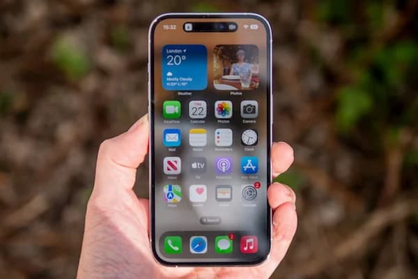 iPhone 16